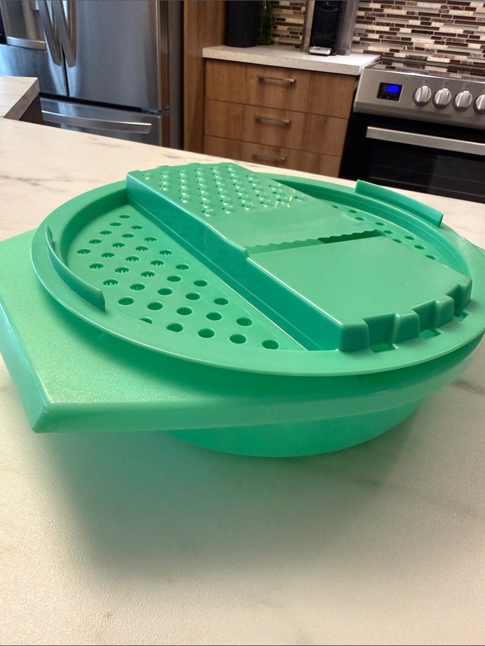 Tupperware Grate N Store Bowl with Grater & Slicer Lid